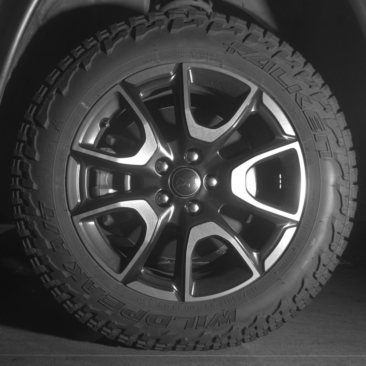 Used 2025 Jeep Compass Trailhawk image 12