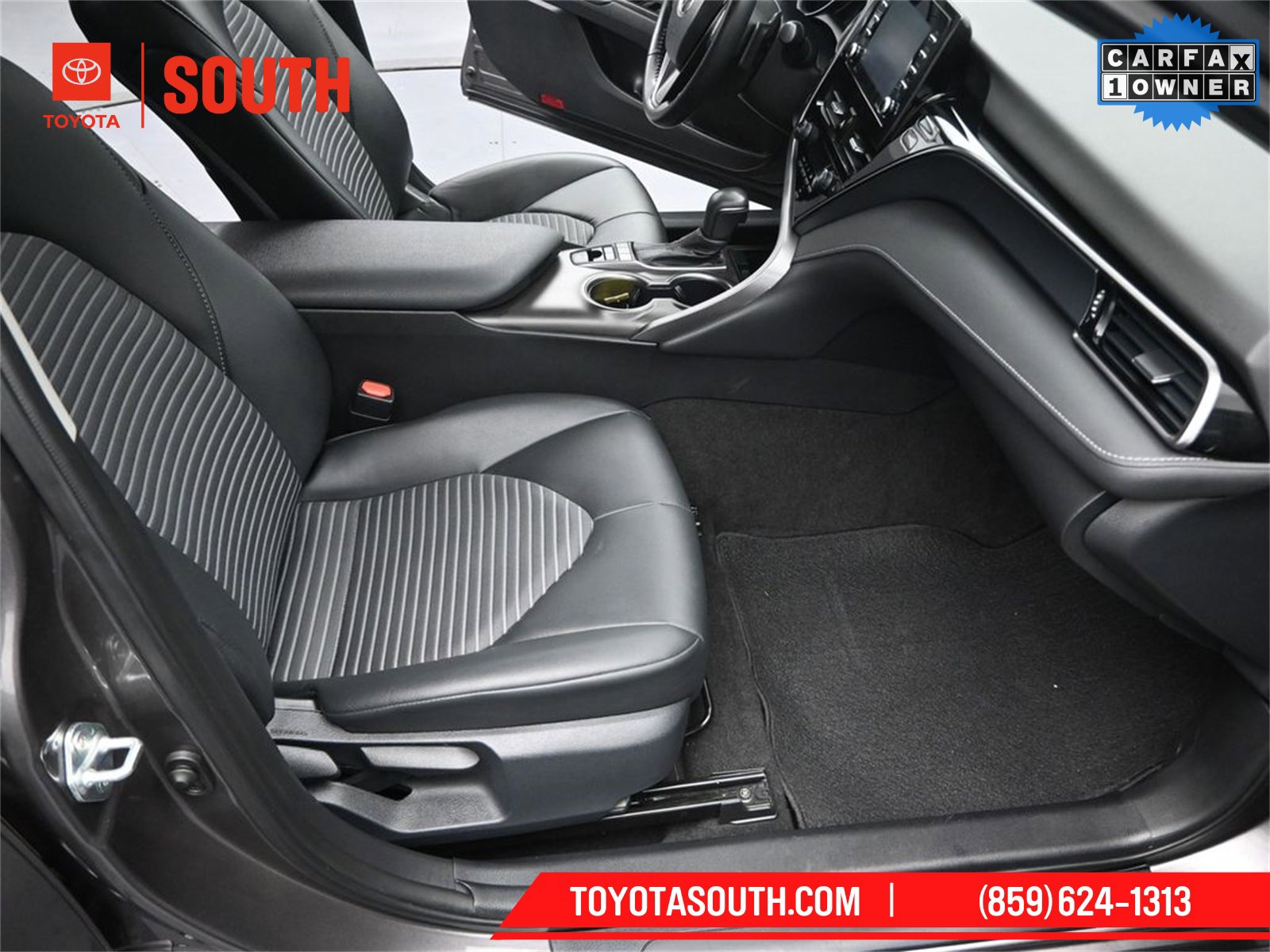 Used 2024 Toyota Camry SE image 32