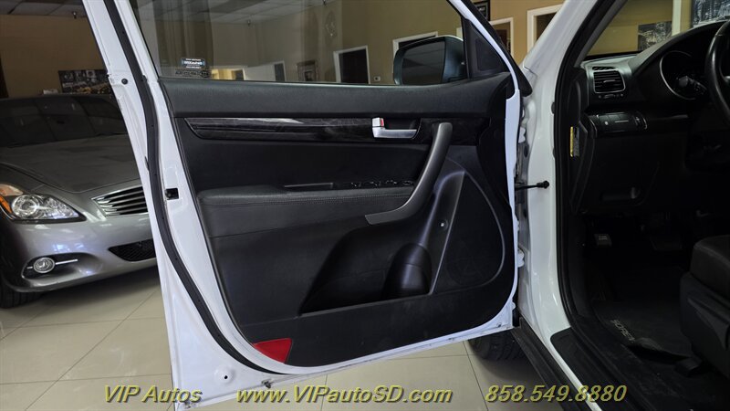Used 2014 Kia Sorento LX FWD image 11