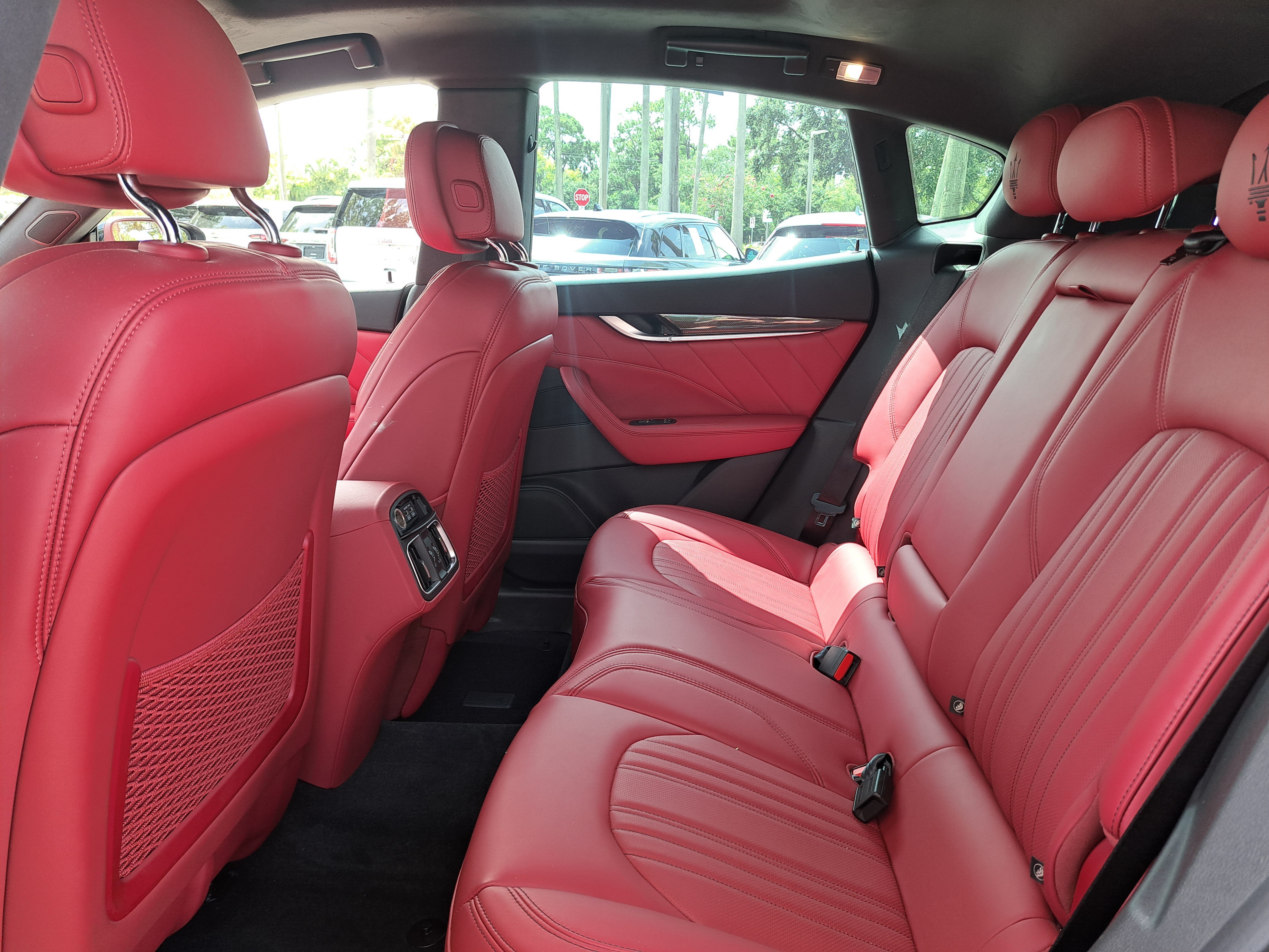 Used 2022 Maserati Levante GT AWD/4WD image 11