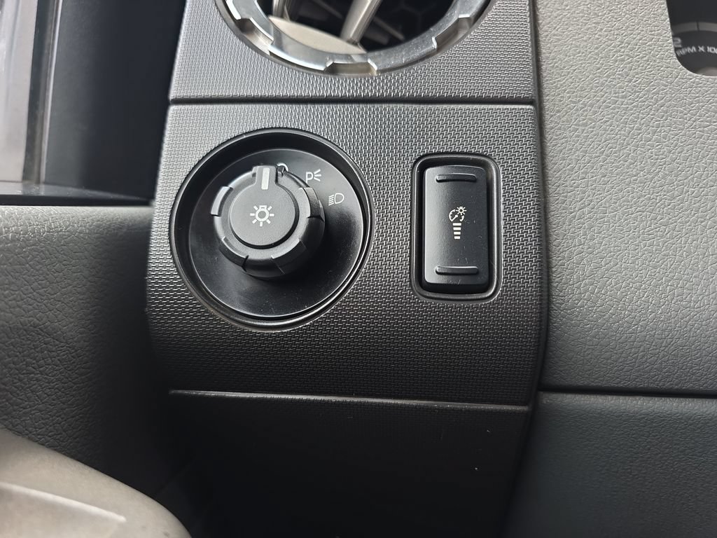 Used 2014 Ford F550 4x4 Crew Cab Super Duty image 41