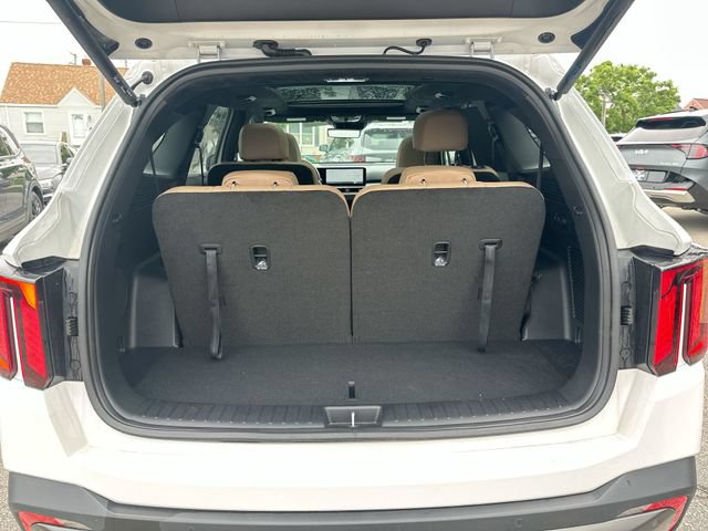 Certified 2025 Kia Sorento SX Prestige w/ Olive Brown Leather Package AWD/4WD image 23