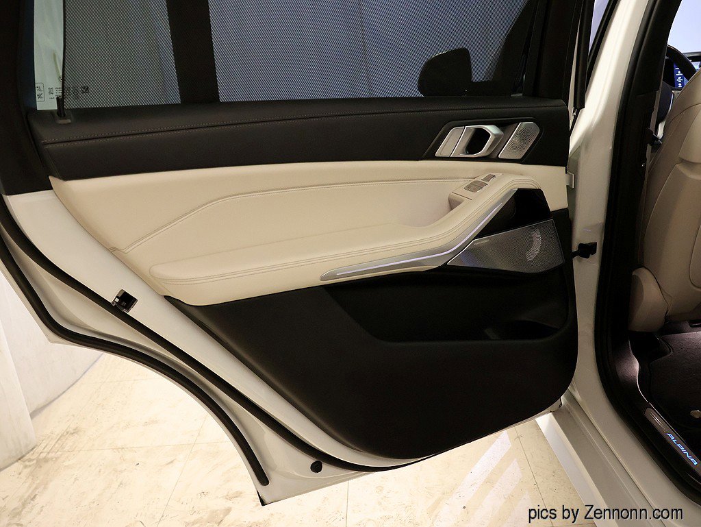 Certified 2024 BMW ALPINA XB7 image 33