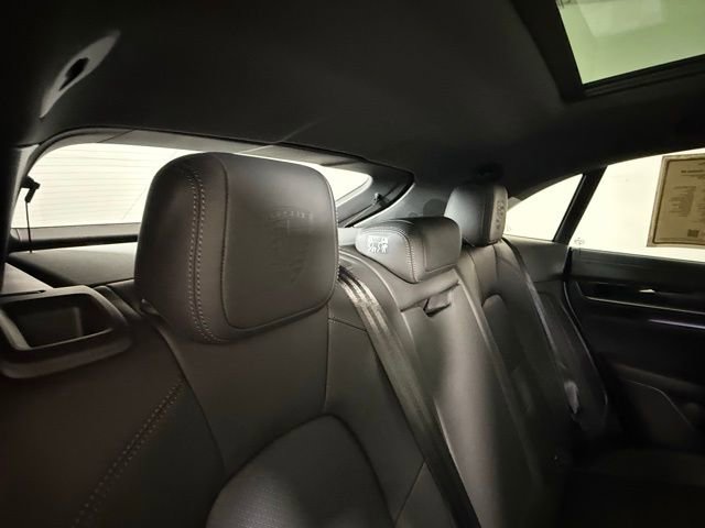 Used 2025 Porsche Macan 4S Electric image 24