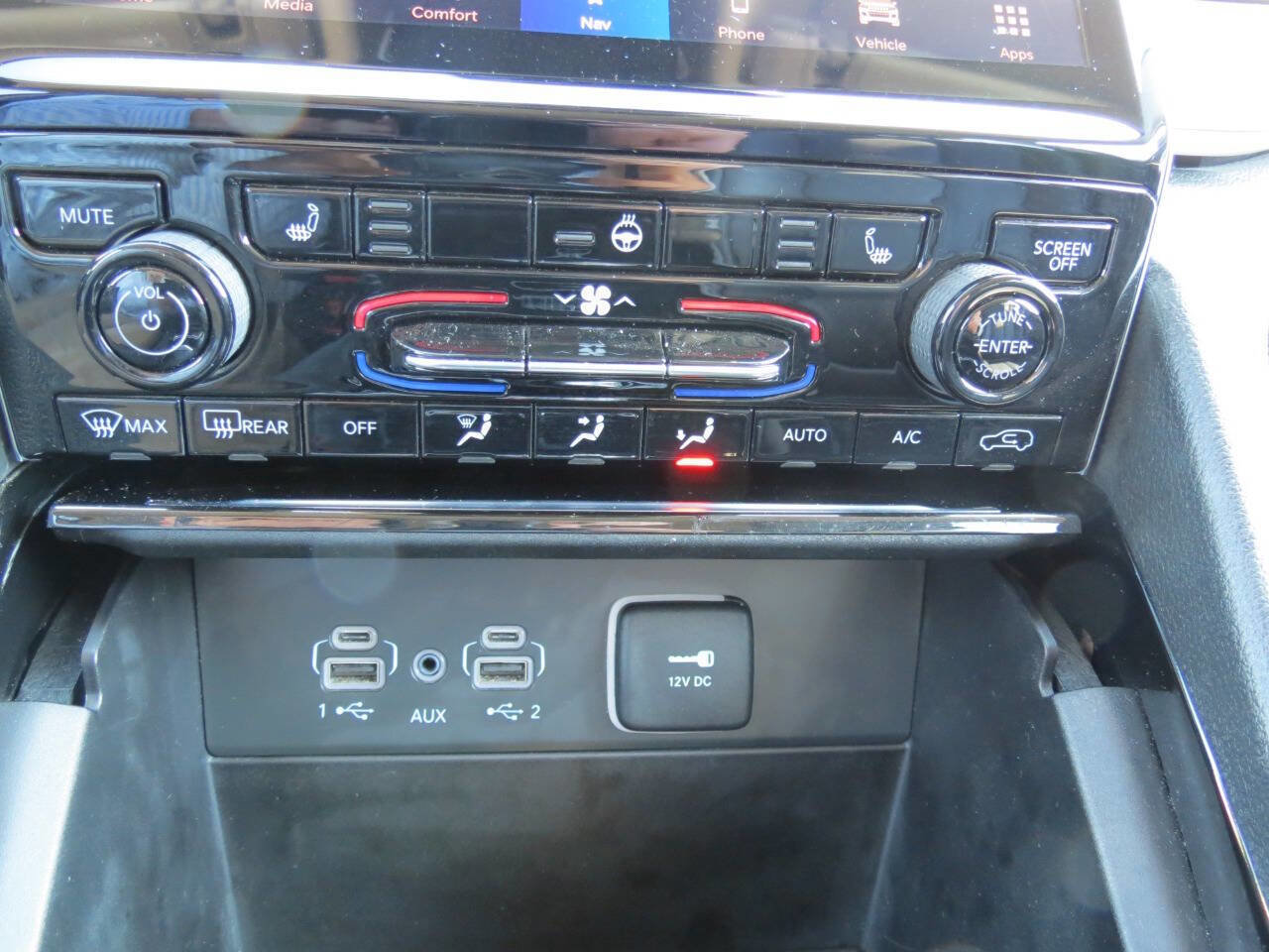 Used 2023 Jeep Grand Cherokee L Limited w/ Black Appearance Package AWD/4WD image 15