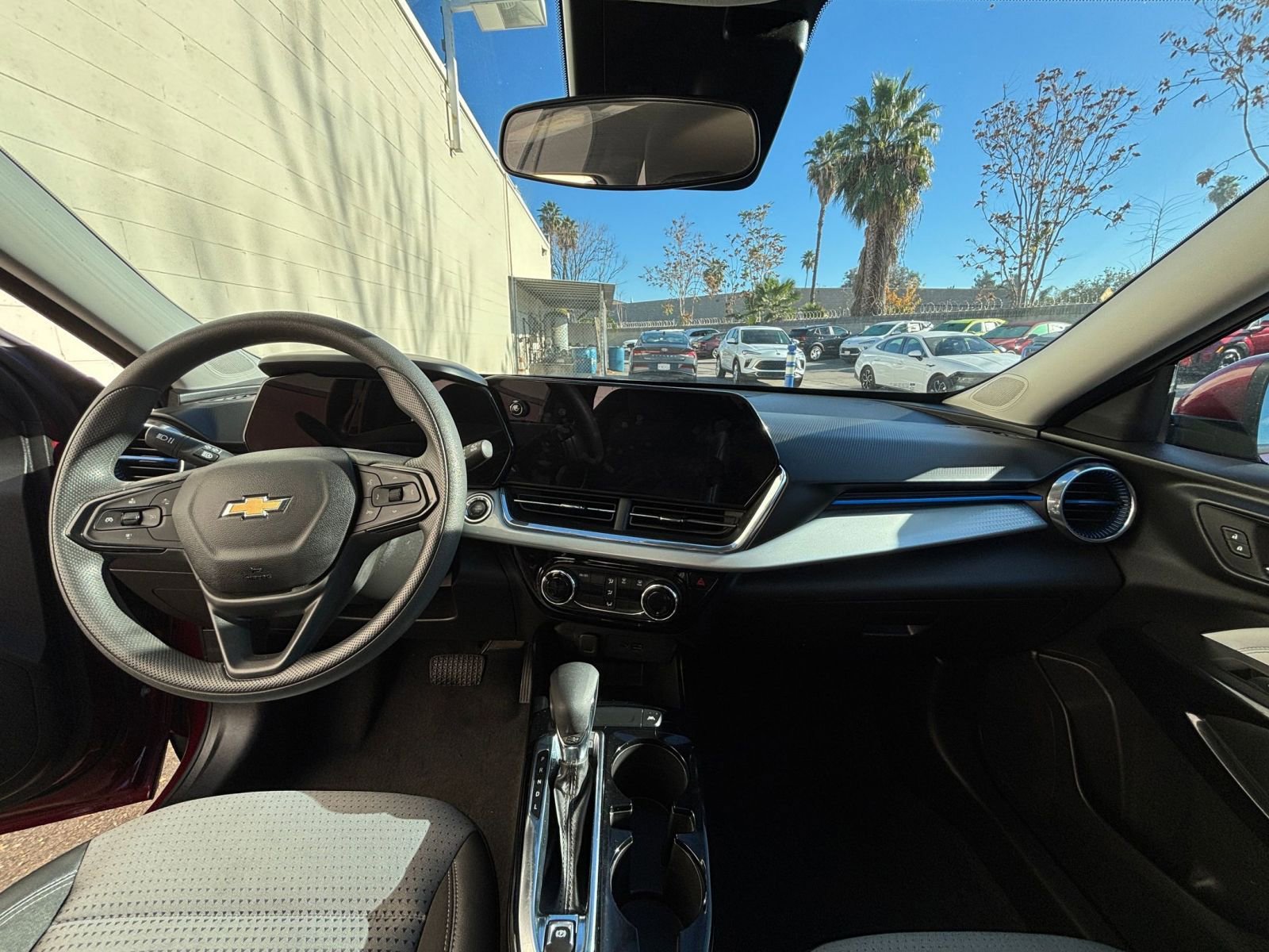 Used 2025 Chevrolet Trax LT image 33