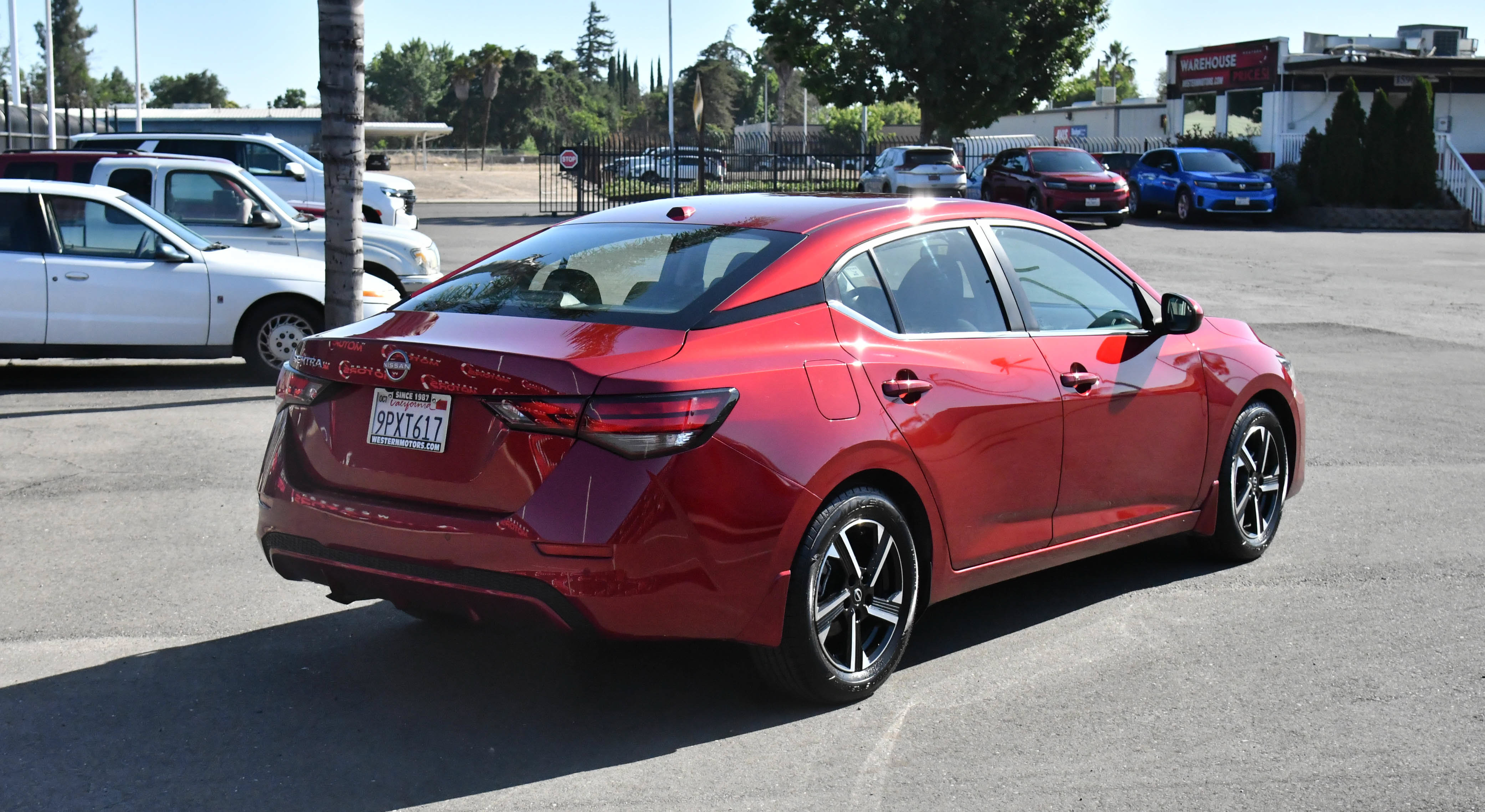 Used 2025 Nissan Sentra SV FWD image 8