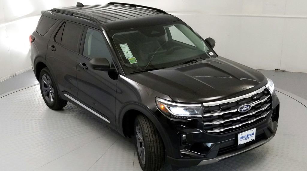 New 2025 Ford Explorer Active w/ Active Comfort Package image 13