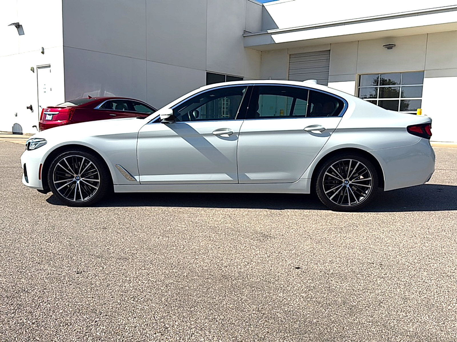Used 2021 BMW 530i w/ Premium Package RWD image 4