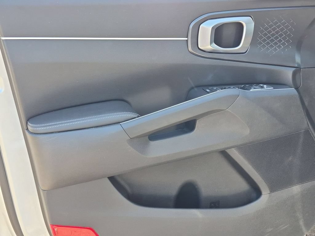 Used 2022 Kia Sorento S FWD image 22