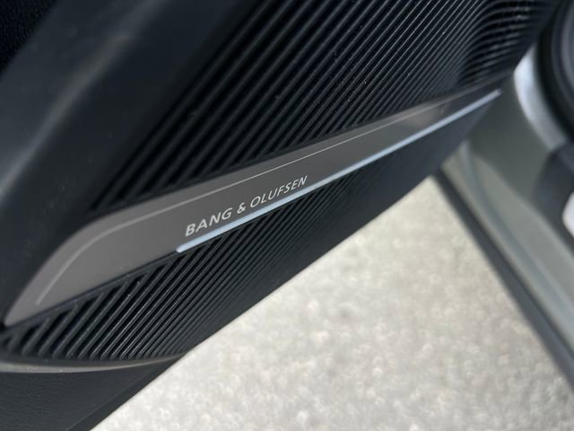 Used 2024 Audi SQ5 Prestige image 13