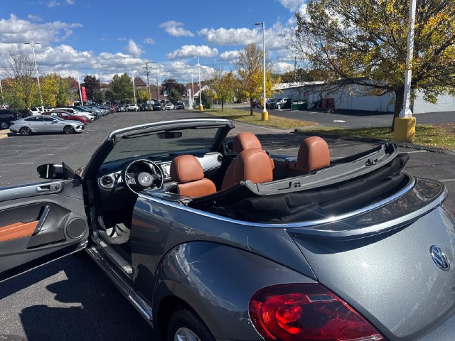 Used 2017 Volkswagen Beetle 1.8T SE FWD image 25