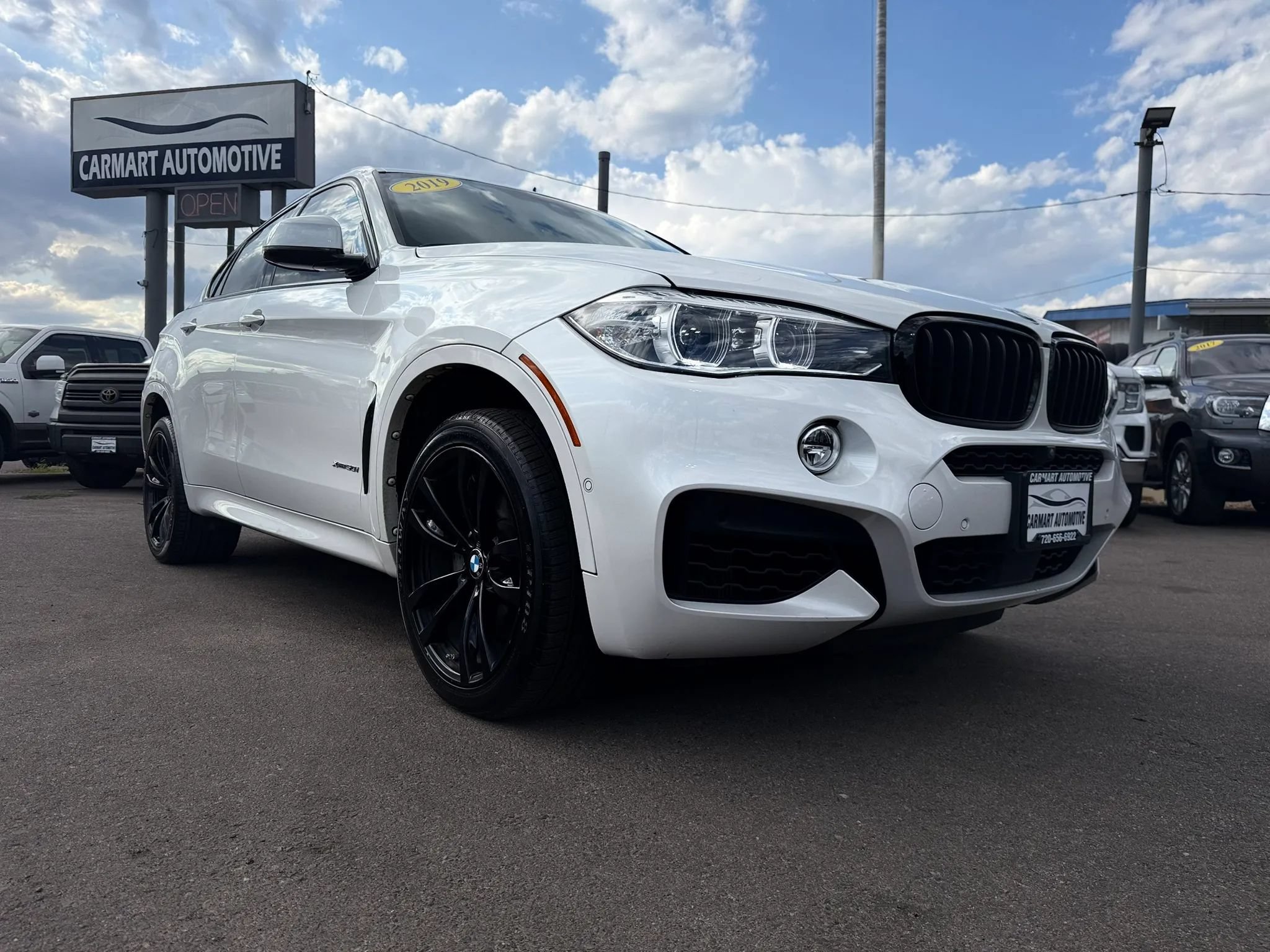 Used 2019 BMW X6 xDrive50i w/ M Sport Package AWD/4WD image 11