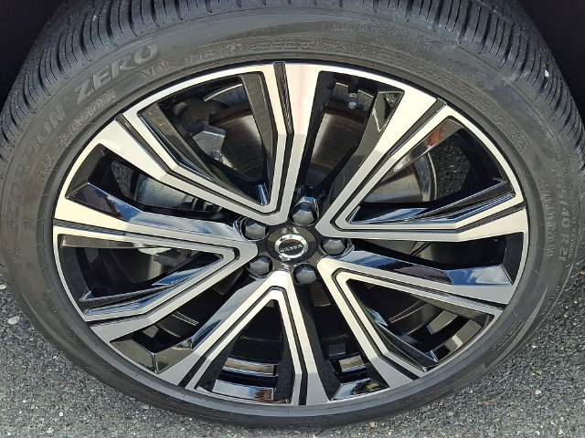 Used 2023 Volvo XC60 T8 Ultimate AWD/4WD image 8