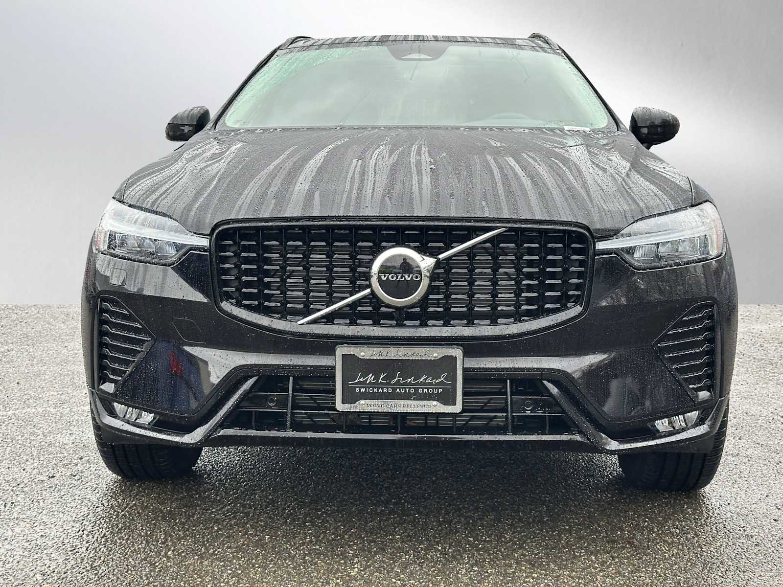 Used 2025 Volvo XC60 B5 Core w/ Protection Package Premier image 8