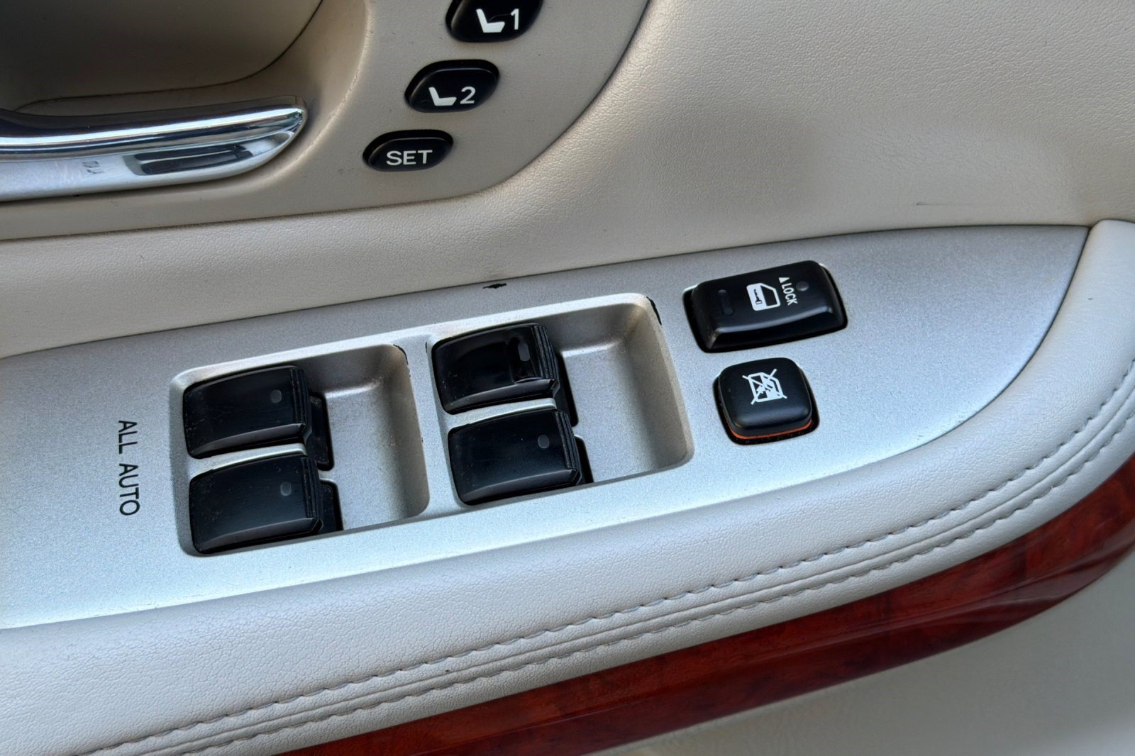 Used 2006 Lexus RX 330 FWD image 13