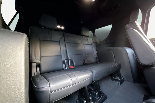 Used 2024 Chevrolet Suburban RST w/ Luxury Package image 18