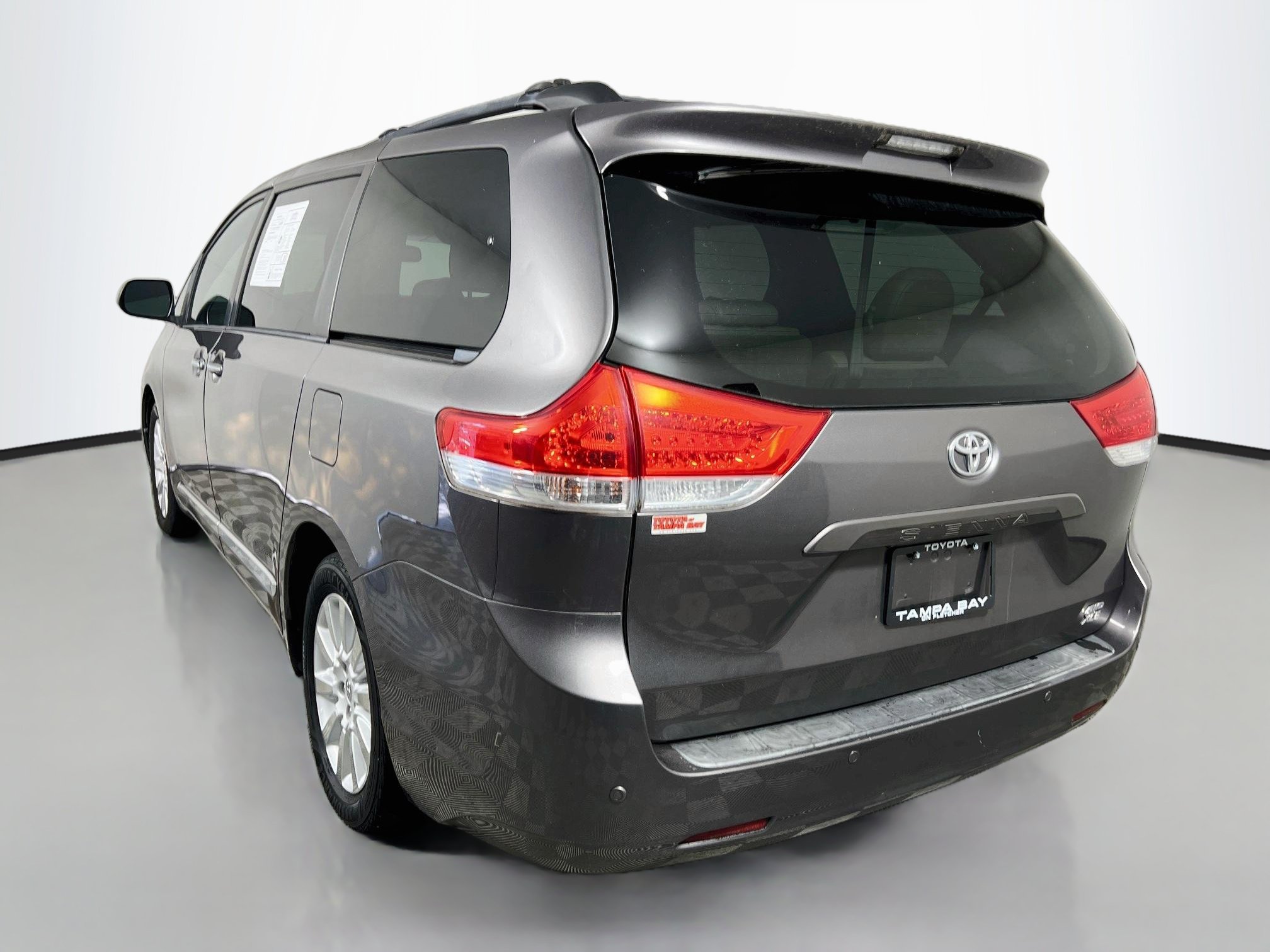 Used 2013 Toyota Sienna XLE w/ Entertainment Pkg AWD/4WD image 8