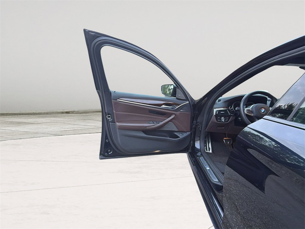 Used 2018 BMW 540i xDrive w/ M Sport Package image 13