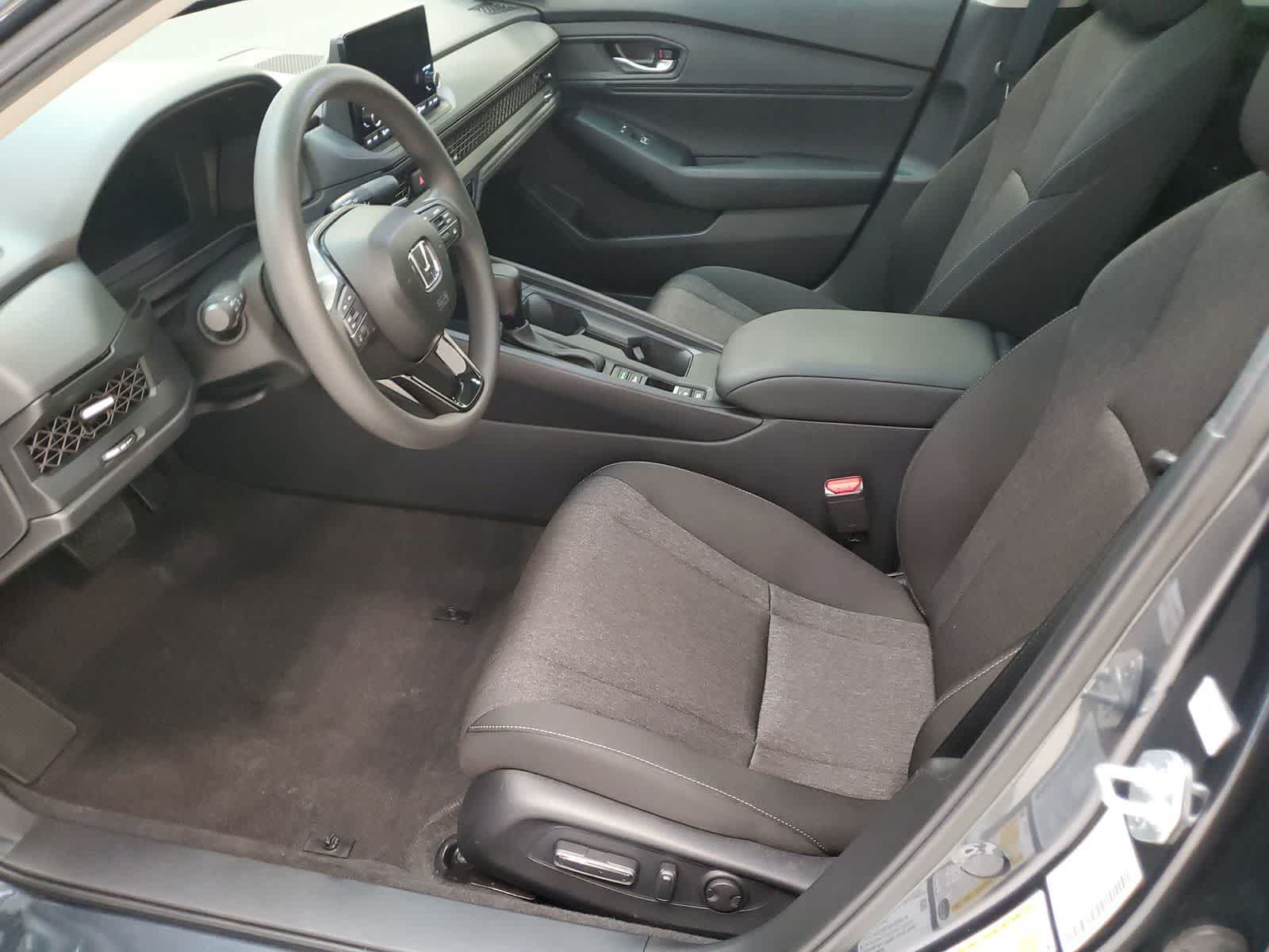 Used 2025 Honda Accord SE image 18