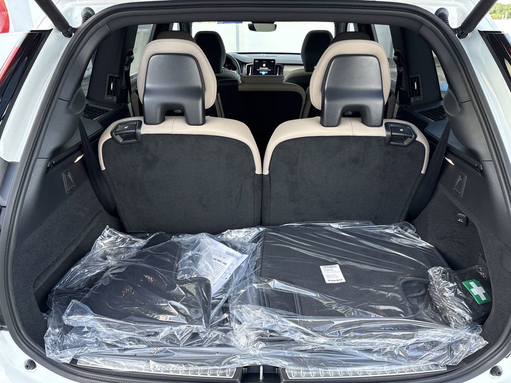 New 2026 Volvo XC90 T8 Plus image 19