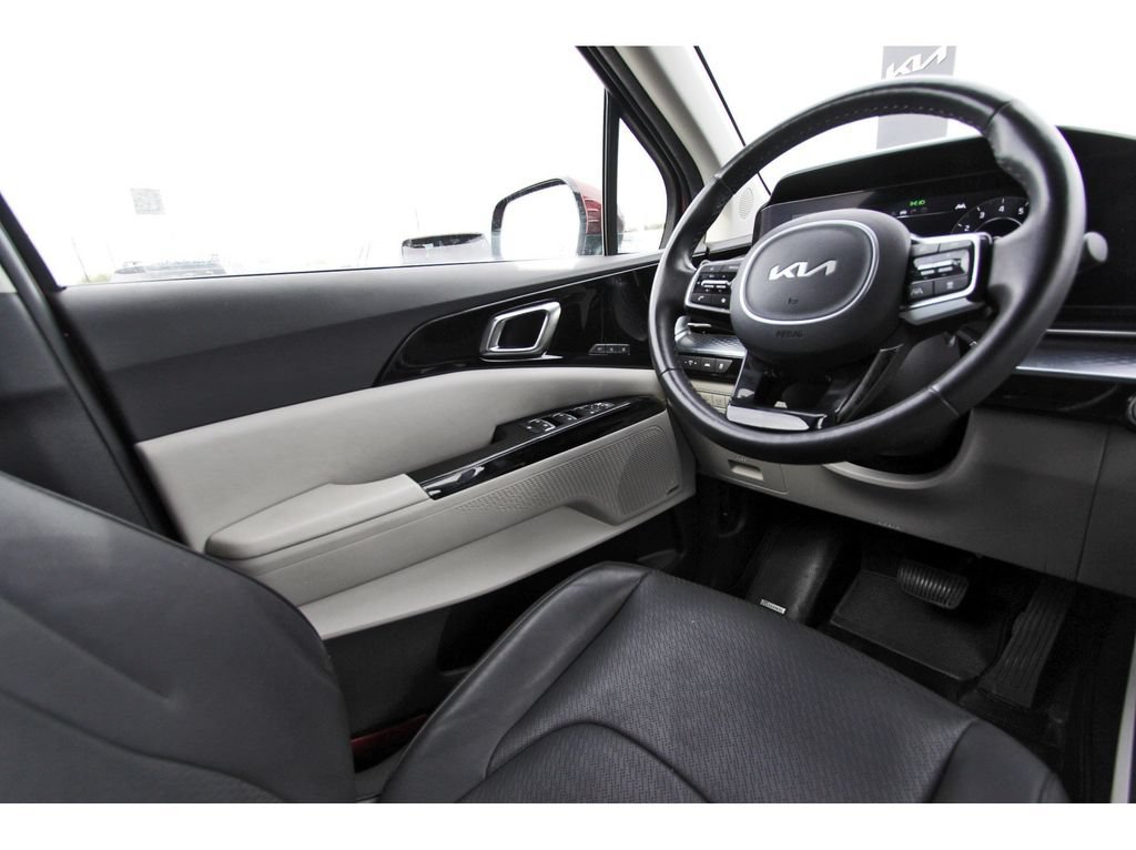 Used 2024 Kia Carnival SX Prestige FWD image 9