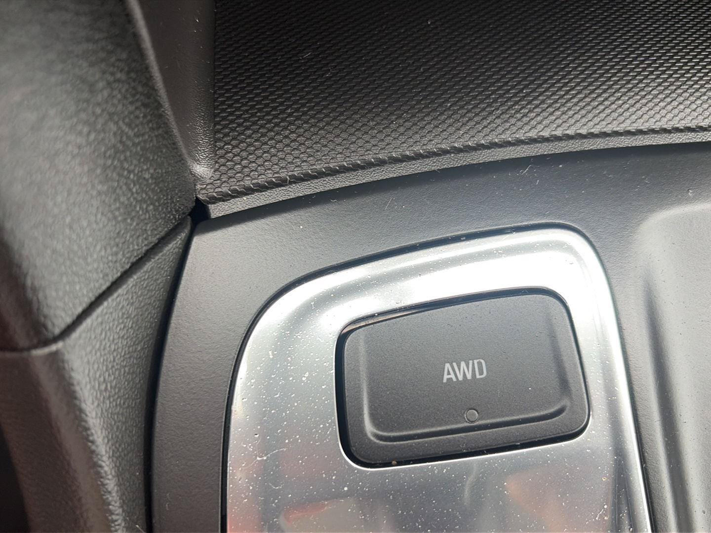 Used 2023 Chevrolet Equinox LS AWD/4WD image 23