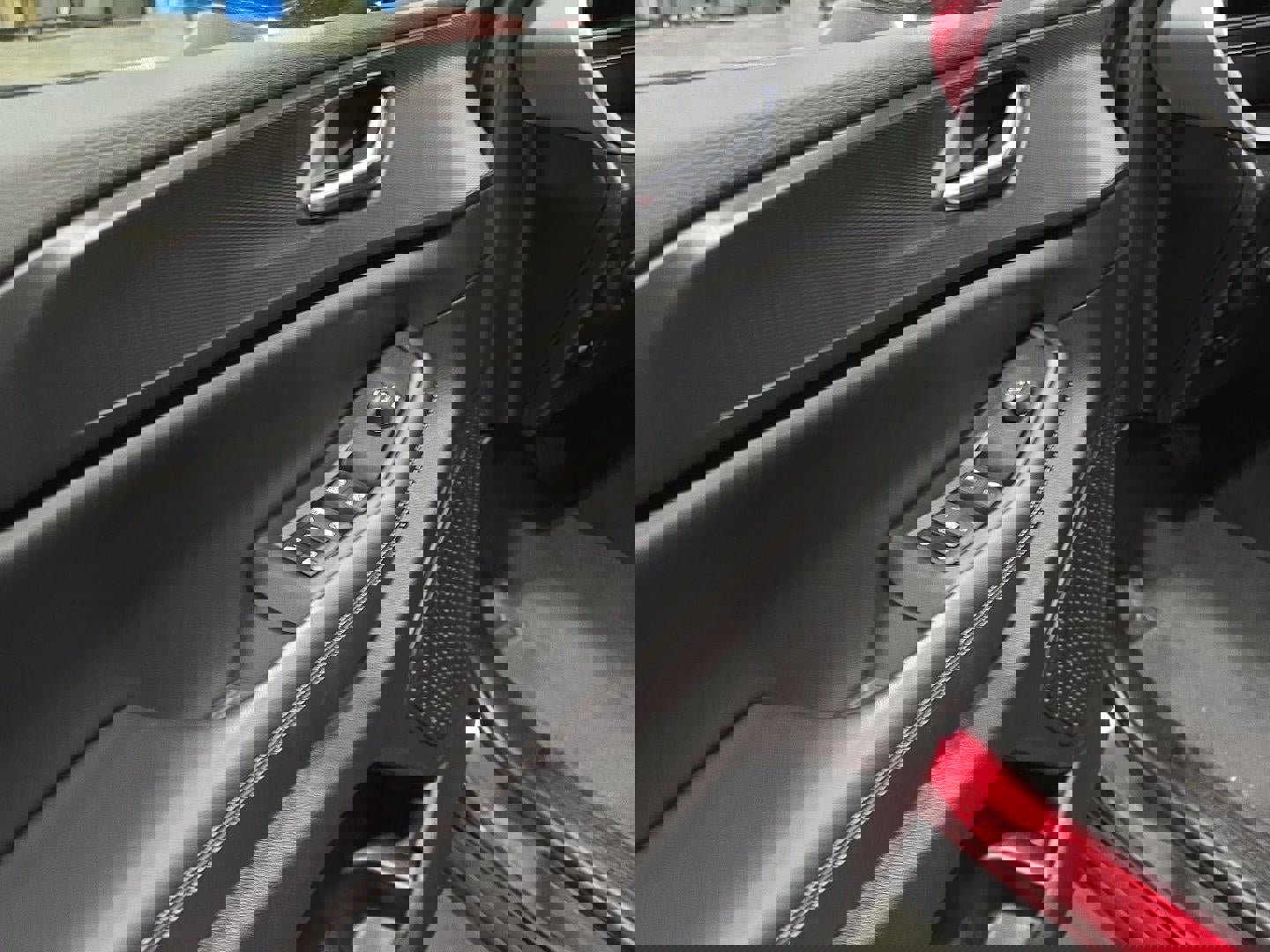 Used 2024 Jeep Grand Cherokee Altitude image 9