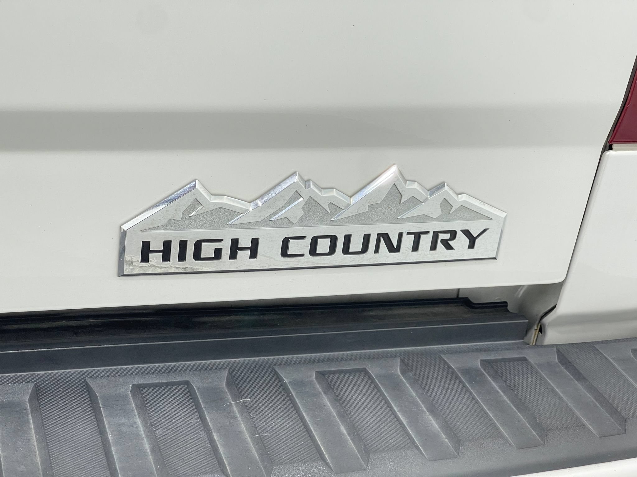 Used 2016 Chevrolet Silverado 1500 High Country w/ High Country Premium Package AWD/4WD image 40