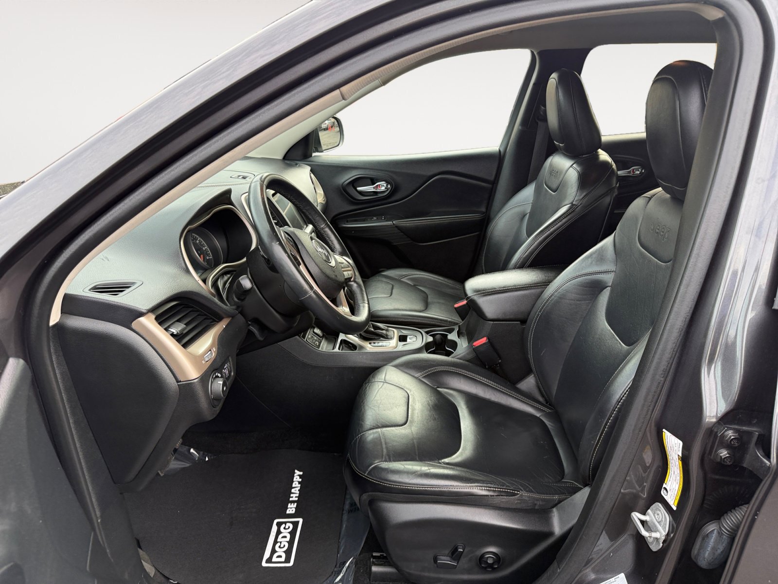 Used 2015 Jeep Cherokee Limited image 10