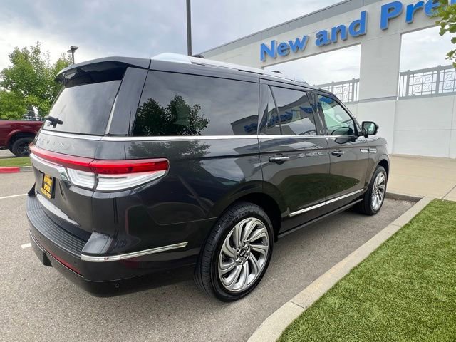 Used 2023 Lincoln Navigator Reserve AWD/4WD image 13