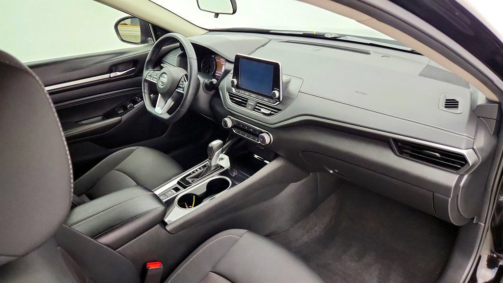 Used 2021 Nissan Altima 2.5 SV w/ SV Premium Package FWD image 26