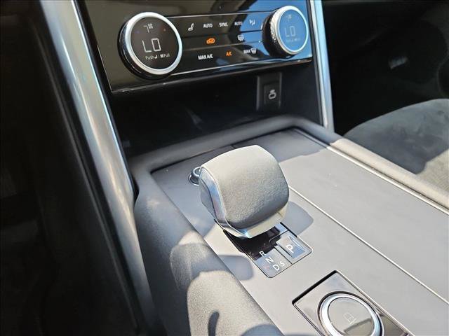 Used 2024 Land Rover Discovery S AWD/4WD image 12
