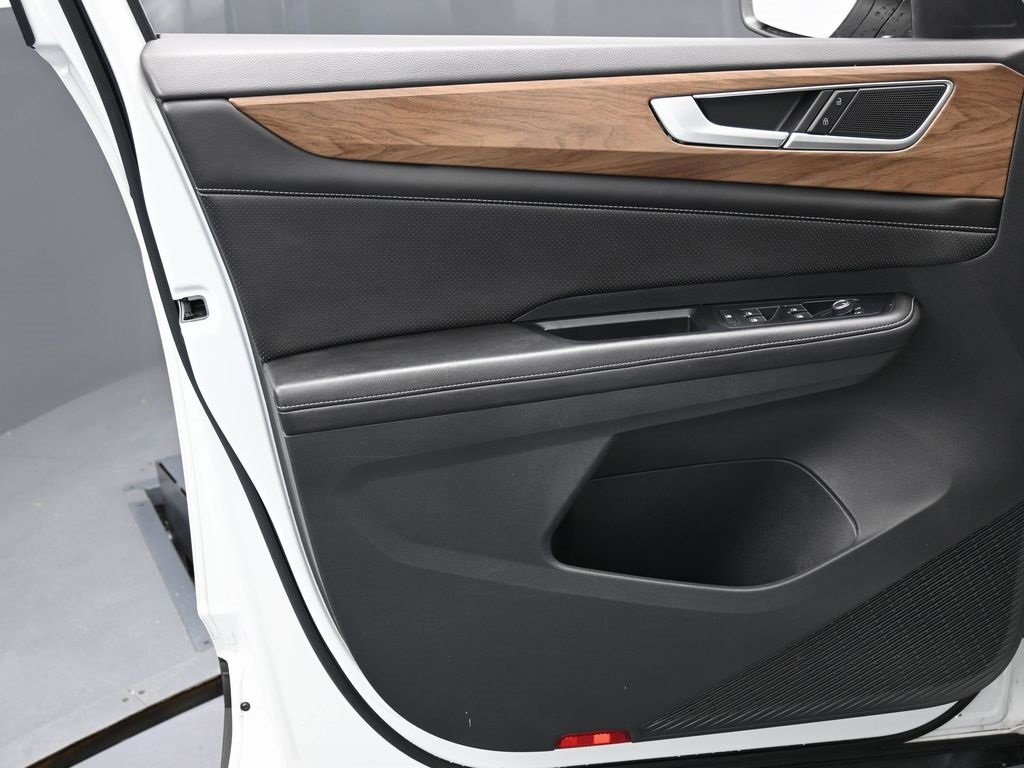 Used 2024 Volkswagen Atlas SE image 39