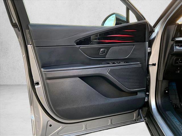 Used 2024 Lincoln Nautilus Premier w/ Jet Appearance Package image 18