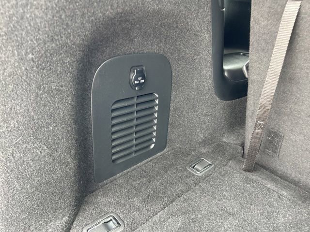 Used 2020 Nissan Pathfinder Platinum FWD image 12