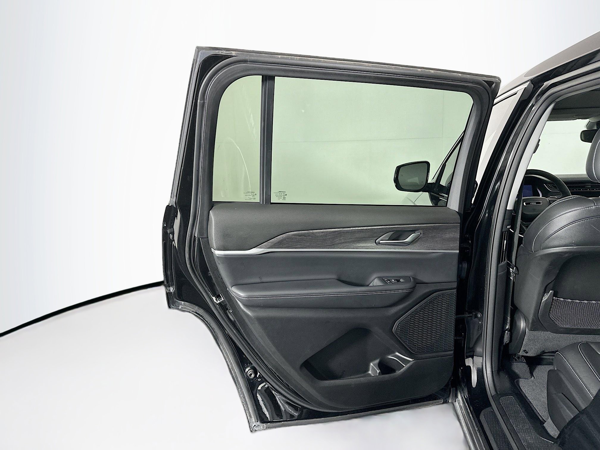 Used 2023 Jeep Grand Cherokee L Limited image 27