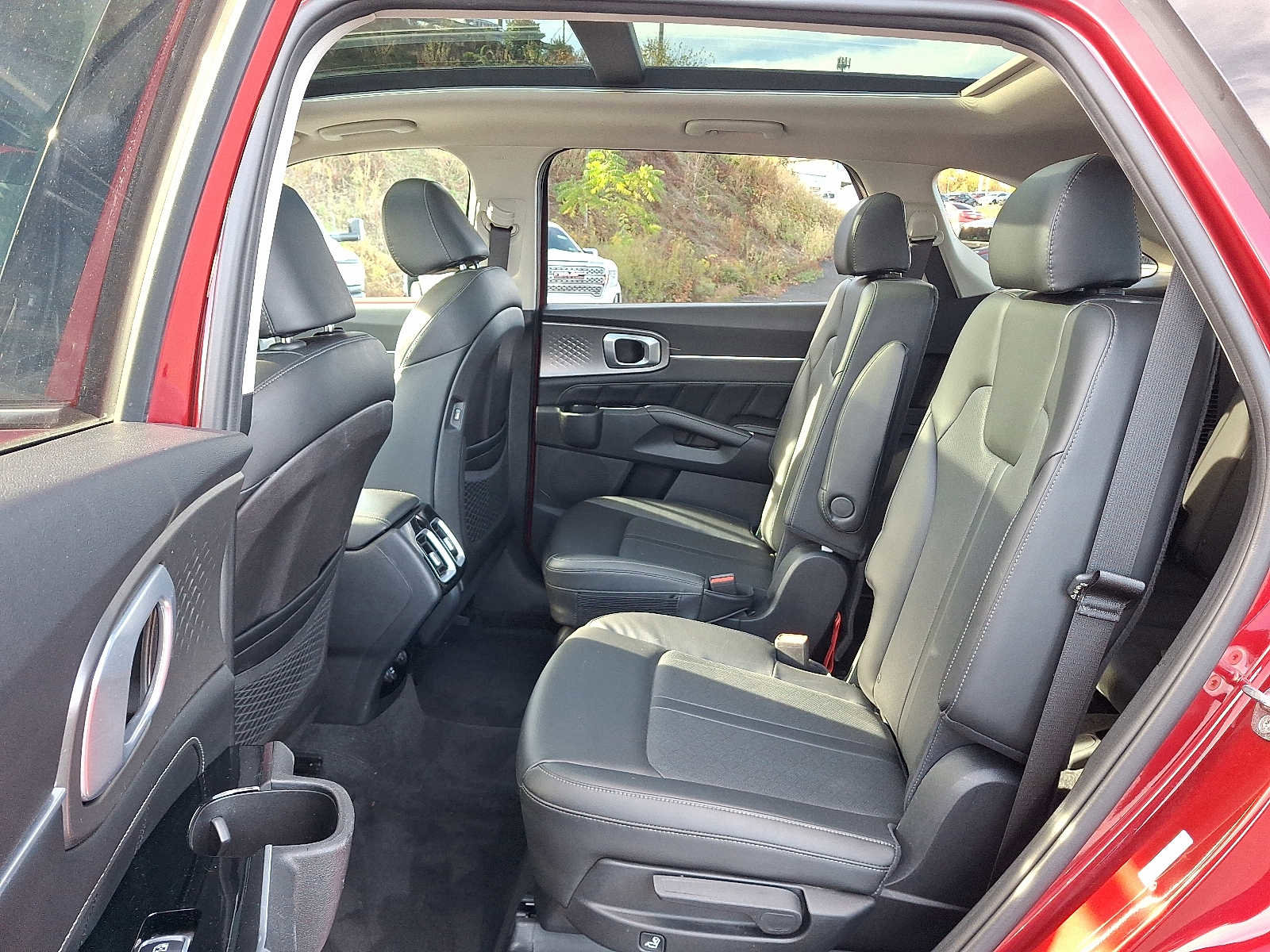 Used 2022 Kia Sorento SX image 12