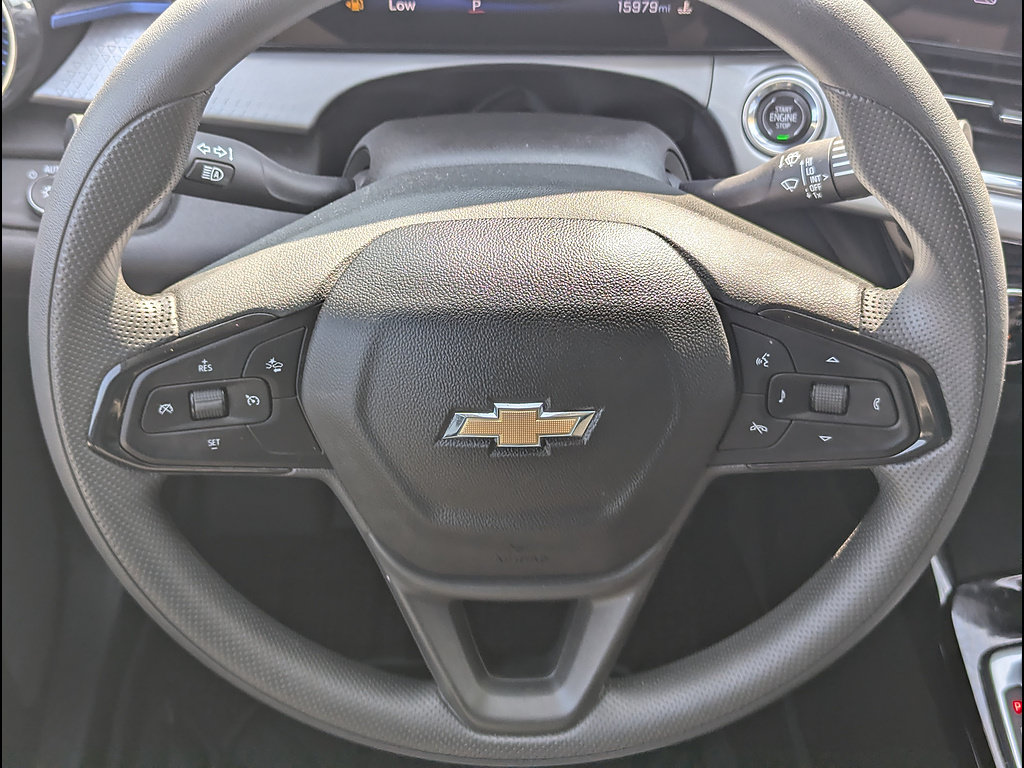 Used 2025 Chevrolet Trax LT FWD image 26