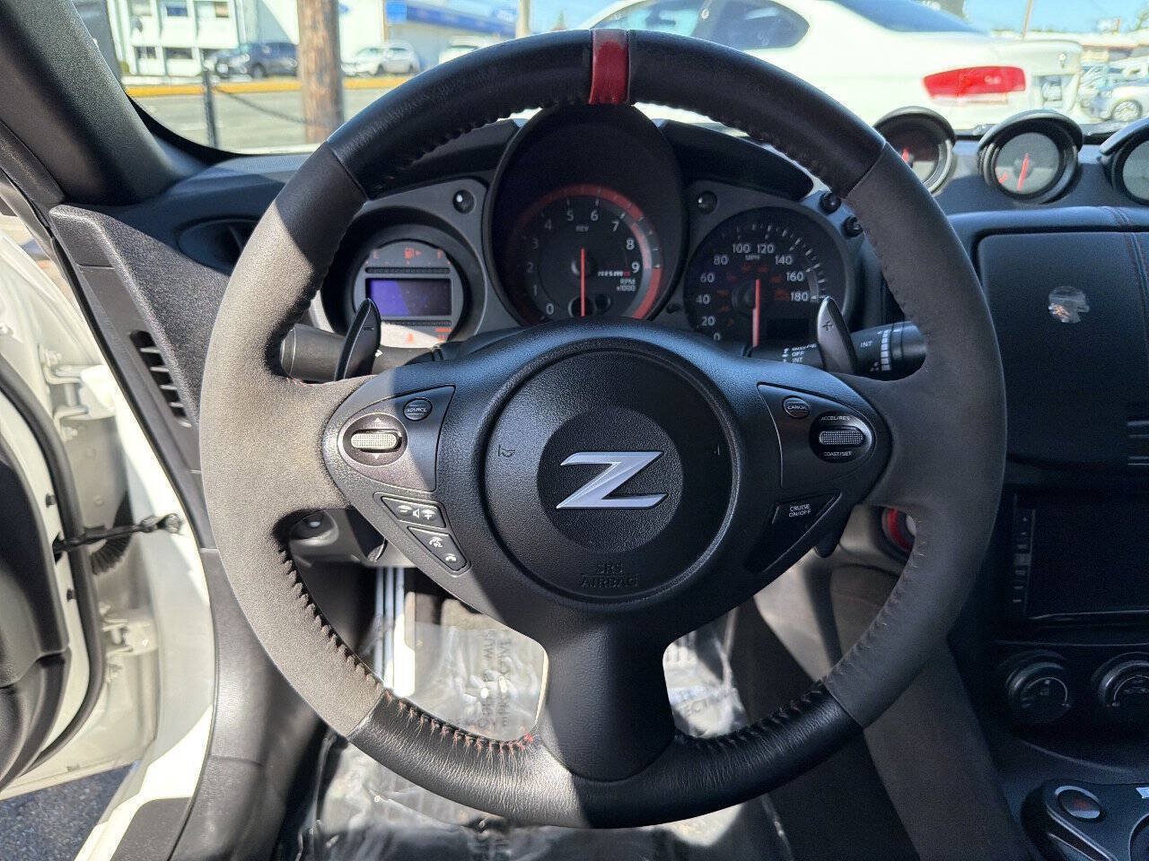 Used 2017 Nissan 370Z NISMO RWD image 28