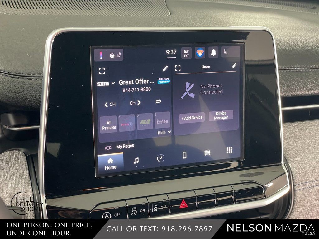 Used 2025 Jeep Compass Latitude image 32