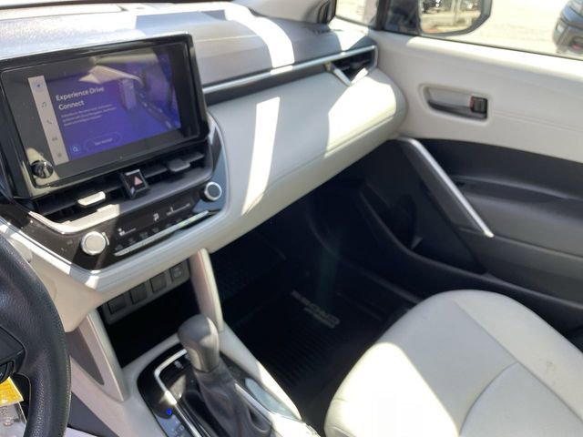 Used 2024 Toyota Corolla Cross L image 13