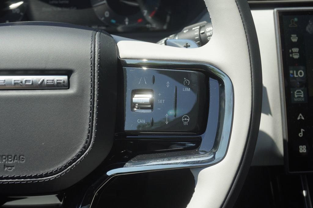 New 2026 Land Rover Range Rover Velar Dynamic SE image 13