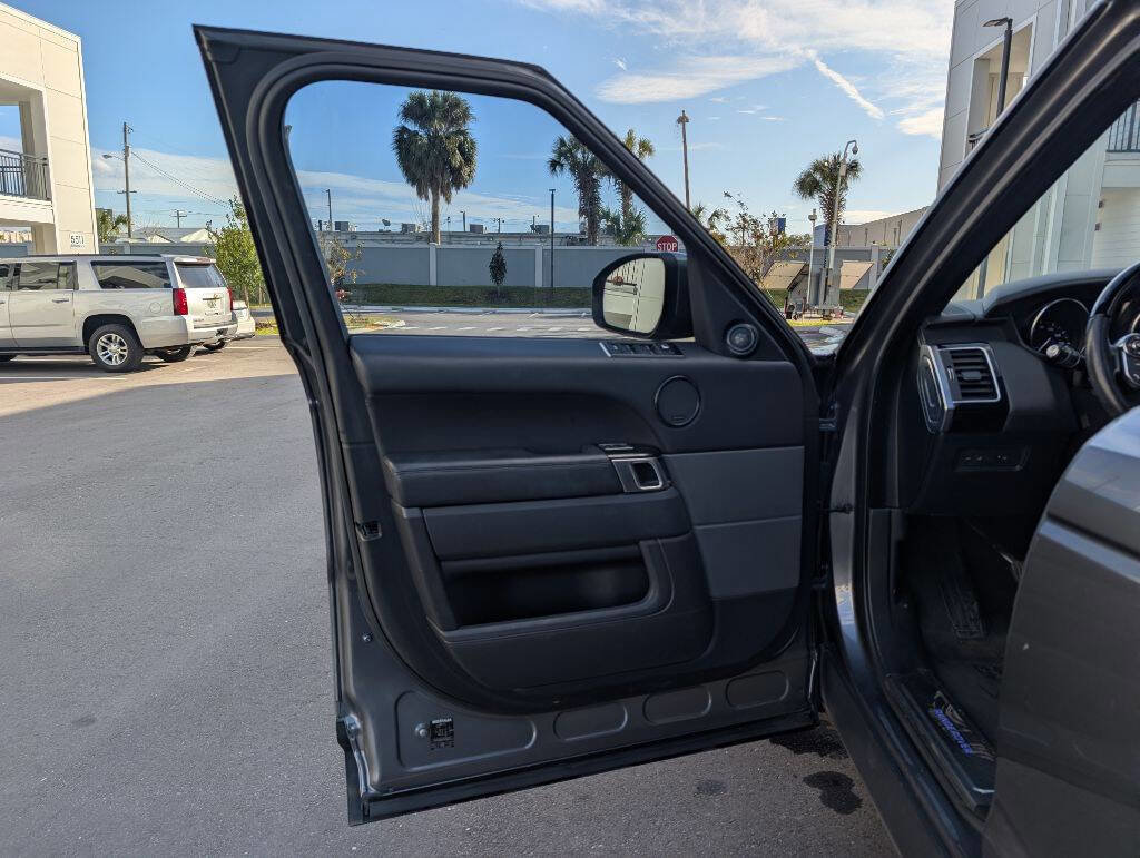 Used 2016 Land Rover Range Rover Sport HSE image 16