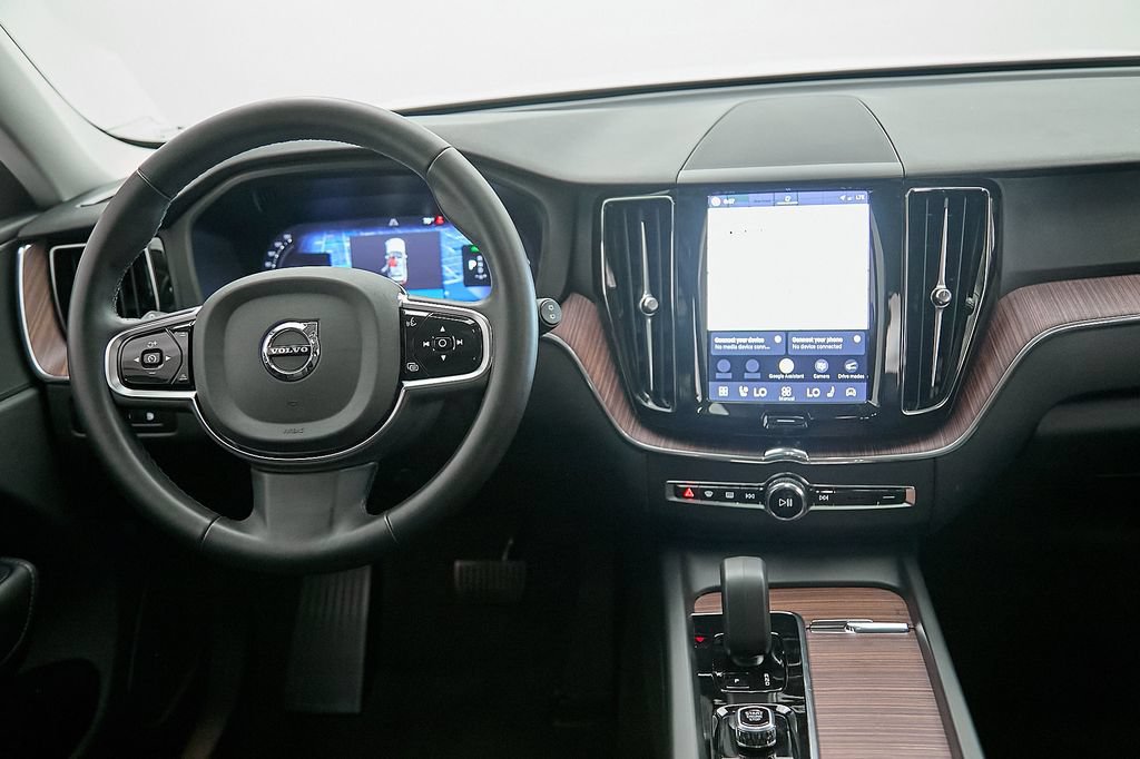 Certified 2024 Volvo XC60 T8 Plus w/ Protection Package Premier AWD/4WD image 24