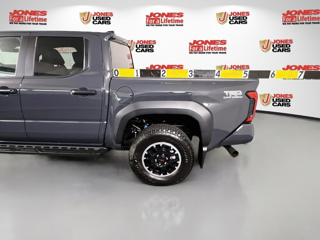 Certified 2025 Toyota Tacoma TRD Off-Road AWD/4WD image 29