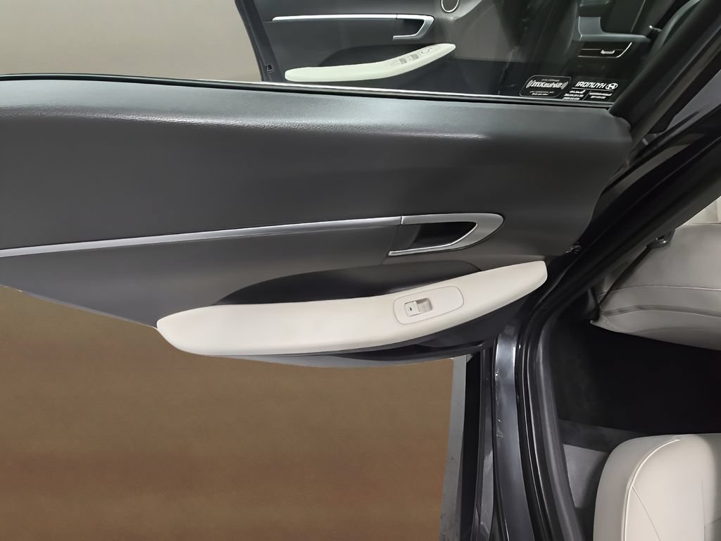 Certified 2025 Hyundai Sonata SEL FWD image 15