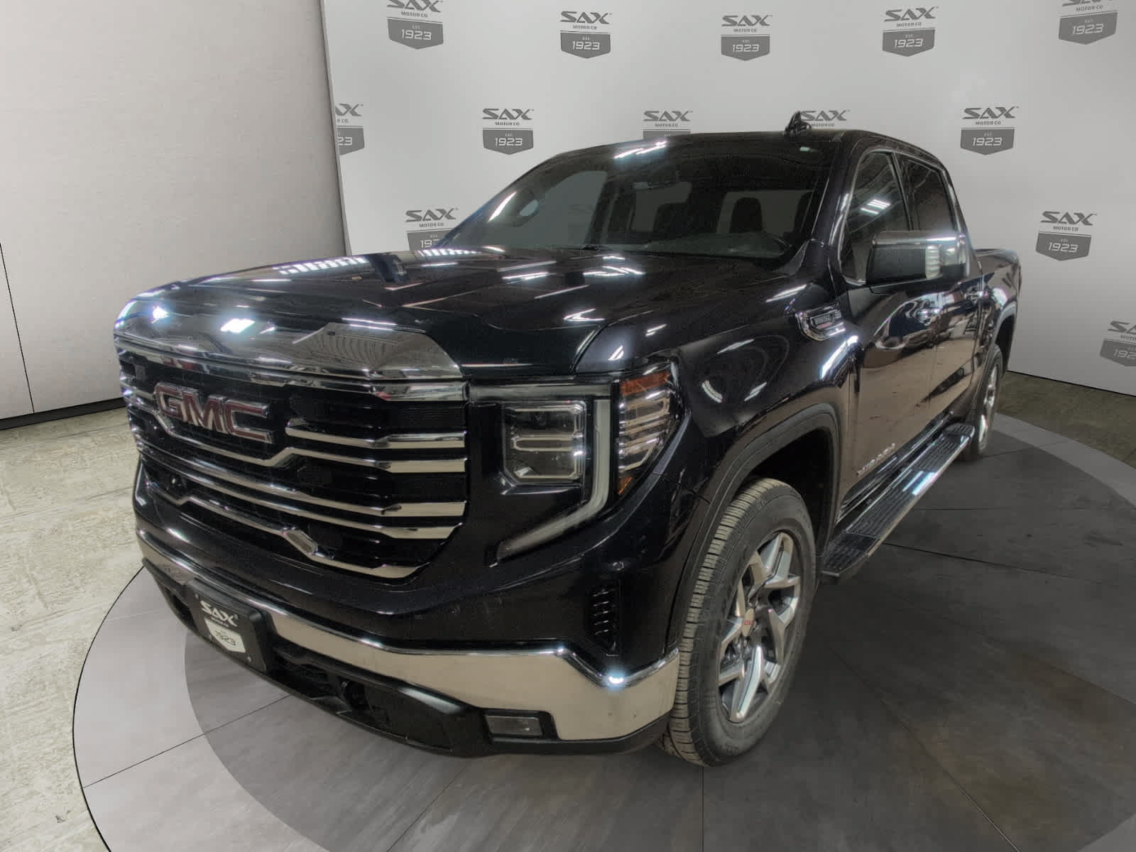 Used 2023 GMC Sierra 1500 SLT w/ SLT Premium Package AWD/4WD image 7