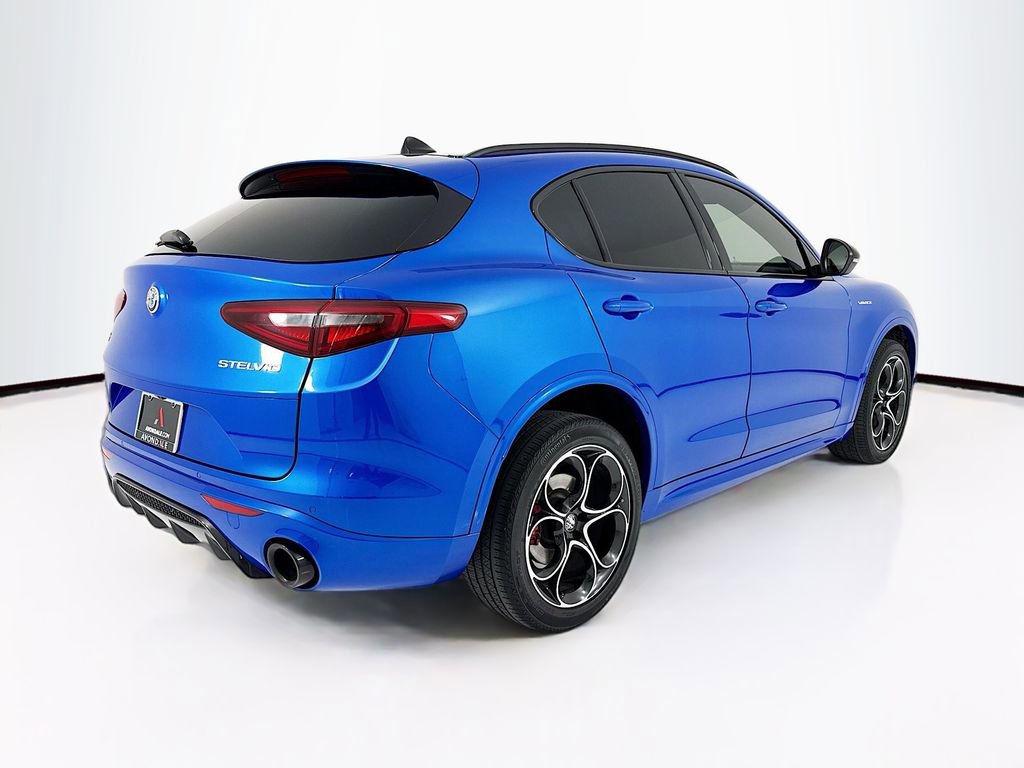 Used 2023 Alfa Romeo Stelvio Veloce image 9