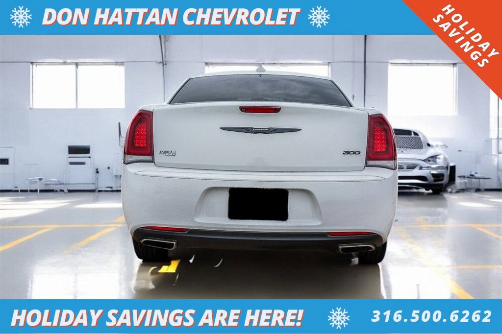 Used 2023 Chrysler 300 Touring w/ Sport Appearance Package image 26